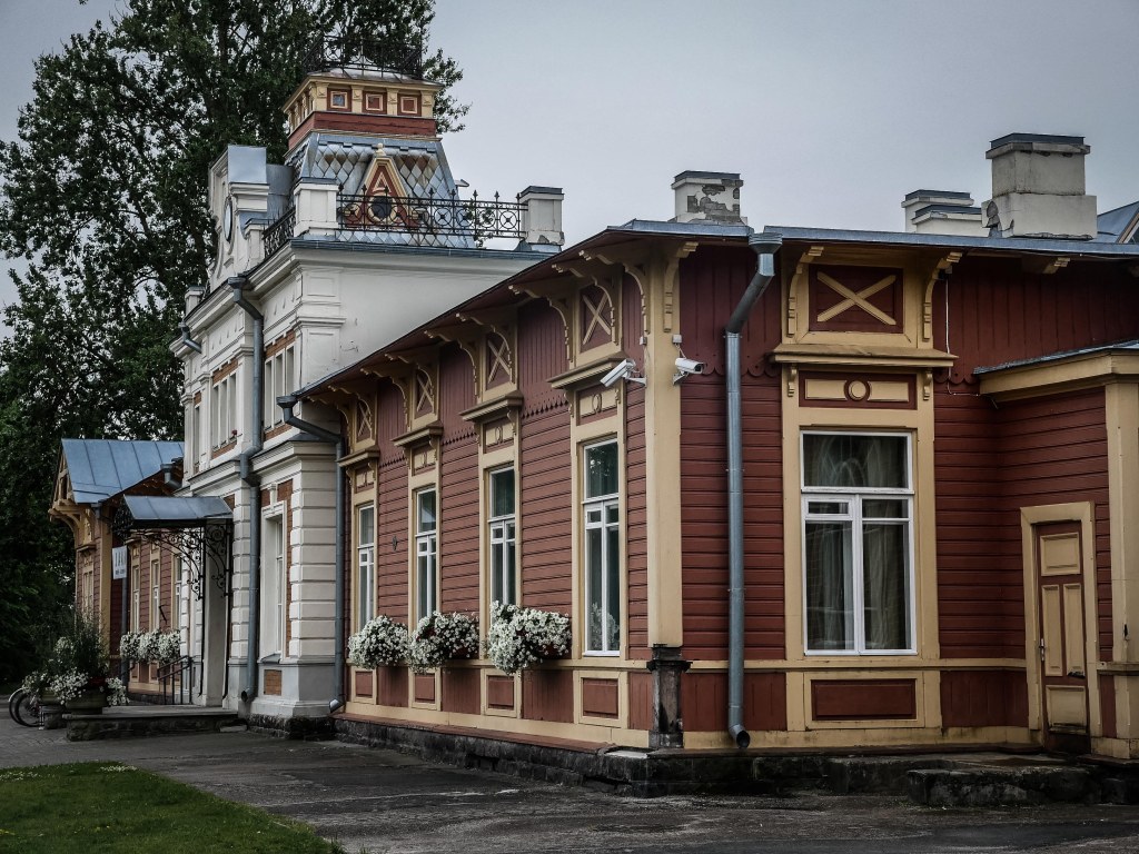 Estonia-Haapsalu-old-railway-station