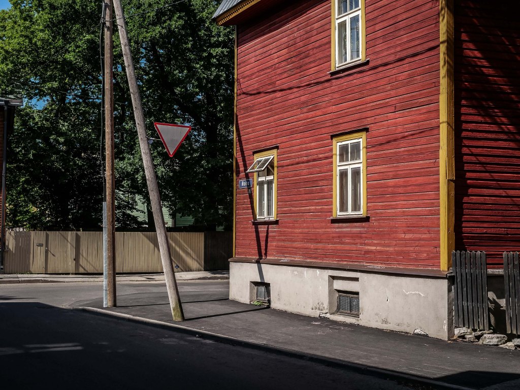 Estonia-tallinn-wooden-house-kalamaja